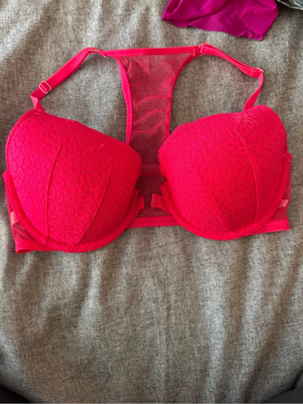 34D Victoria secret Bra LIKE NEW!